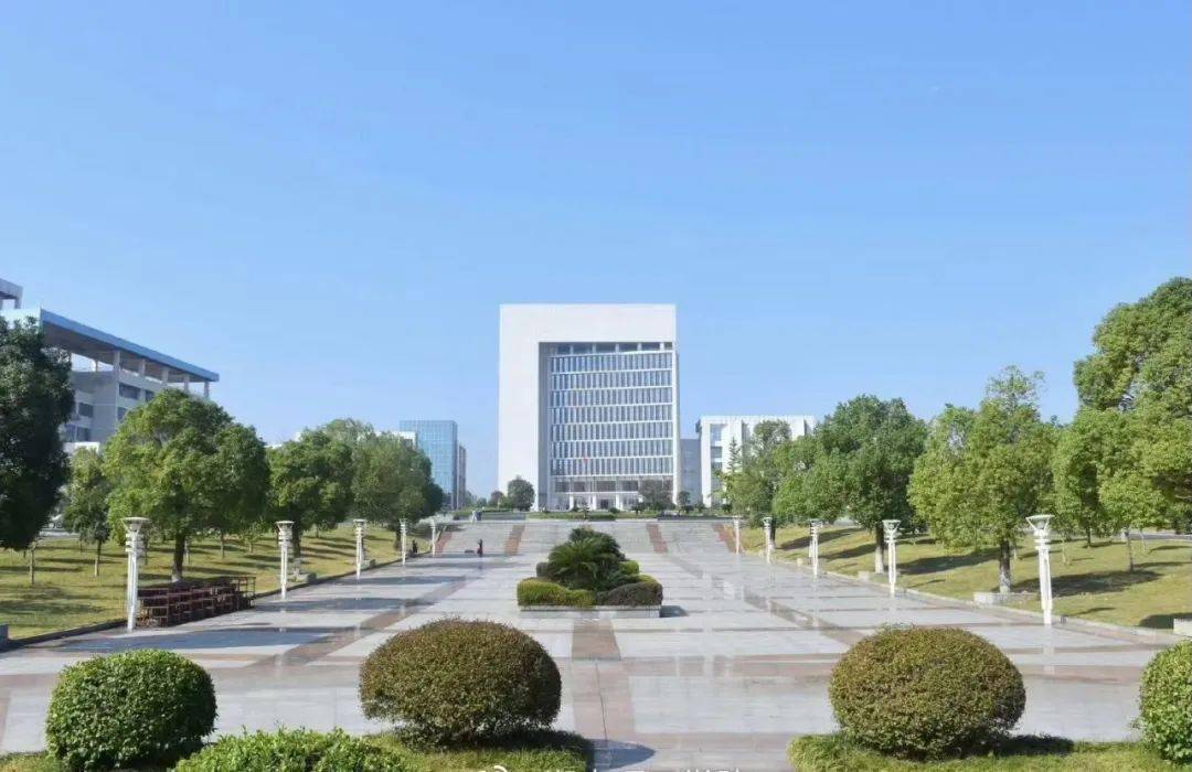 校园特色大揭秘:让你爱不释手的湖理校园_洞庭湖畔_湖南_环境