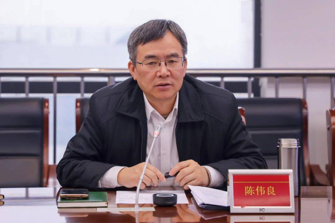 陈伟良指出,要严格按照市,区消防安全工作部署要求,进一步强化风险