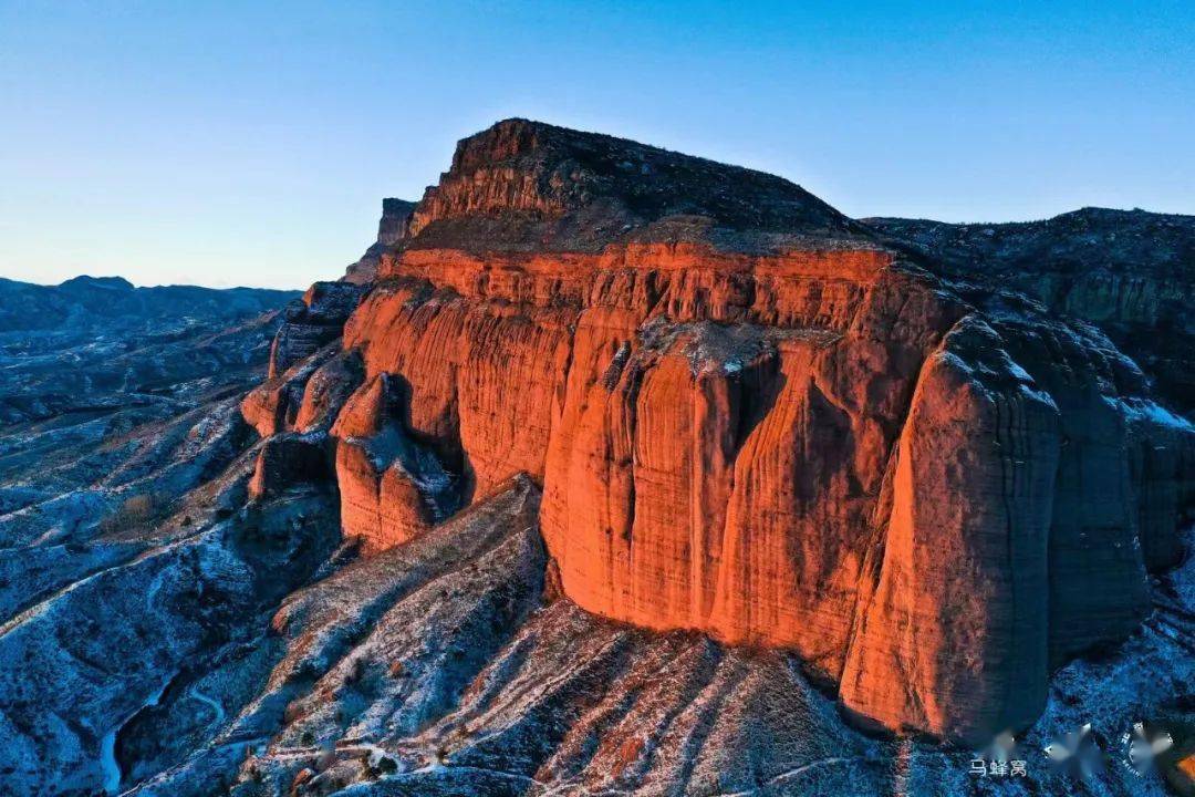 3.2 城市逃离丨徒步"大石头"|赤壁丹霞