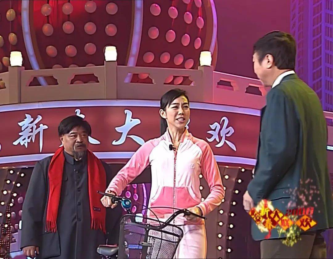 她是出道19年不温不火的搞笑女,身材竟比林志玲还好,曾错爱"妈宝男"