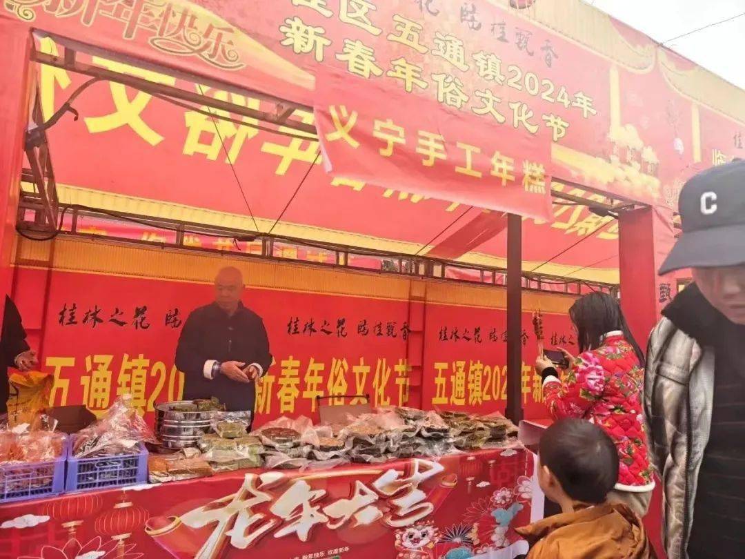 高堂独守燕巢空.尤怕天狂冰与雪,谁御寒风.35.