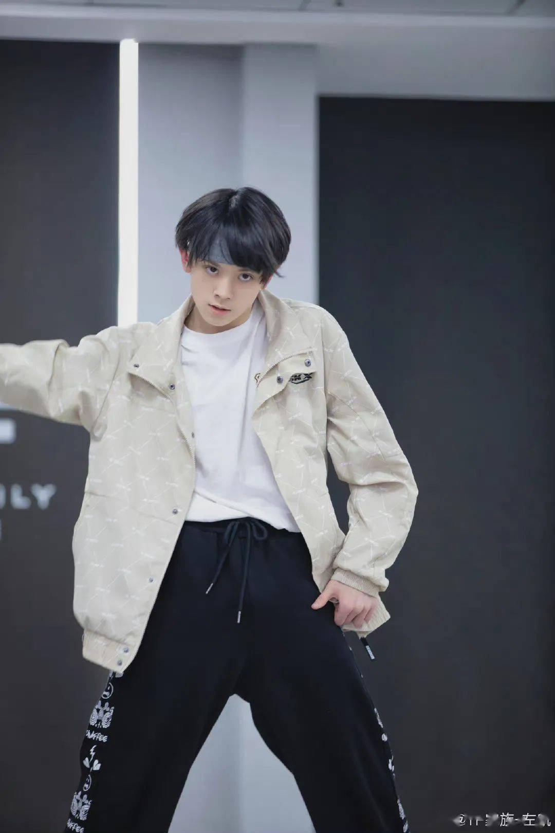 左航发带小合集~又奶又拽,今晚的做梦素材又来啦!_头像_公众_少年