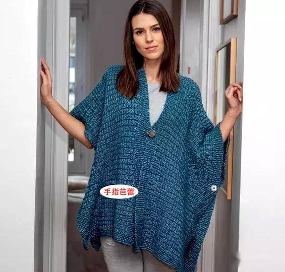 适合春秋穿的斗篷装