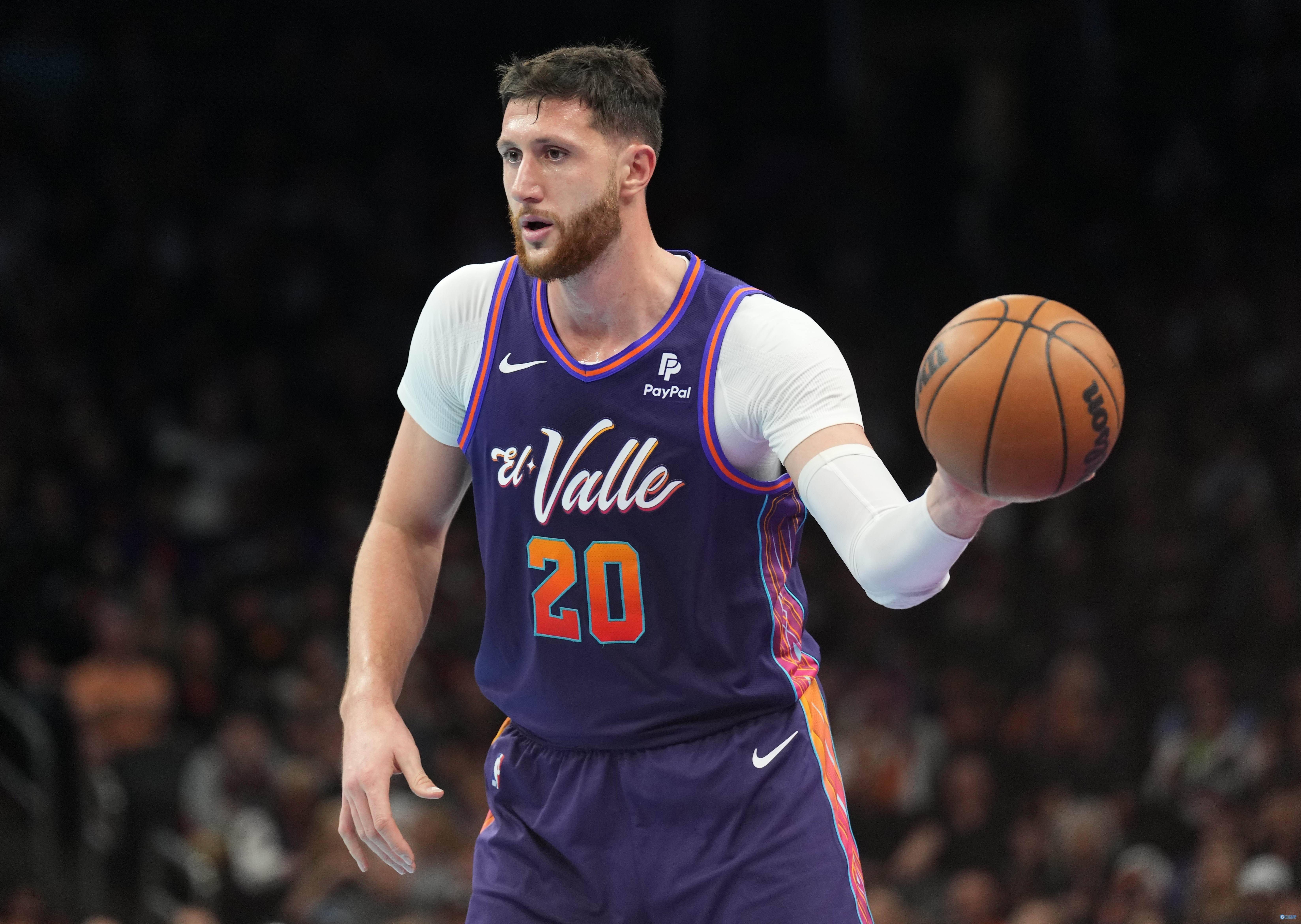 努尔基奇:没有多少球队能通过天赋击败我们 所以他们就上身体_篮板