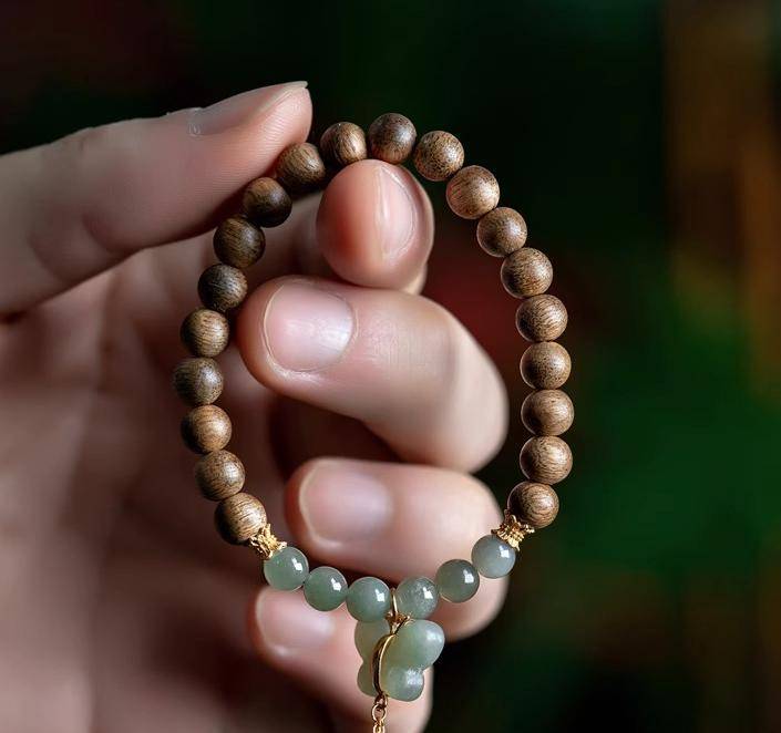 "一两沉香一两金",沉水级老料沉香,且雅且美_加里曼丹_耳坠_越南