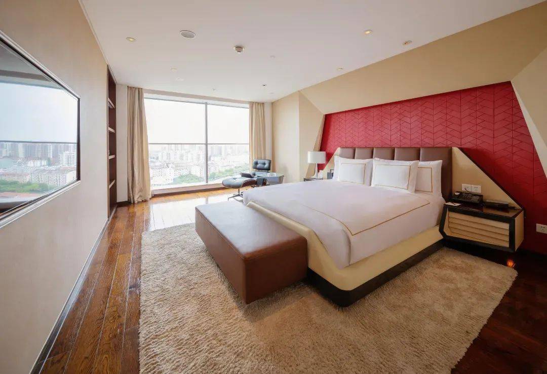 【周末不加价】总统套房专场!￥1111住魔都丽笙67180㎡总套!