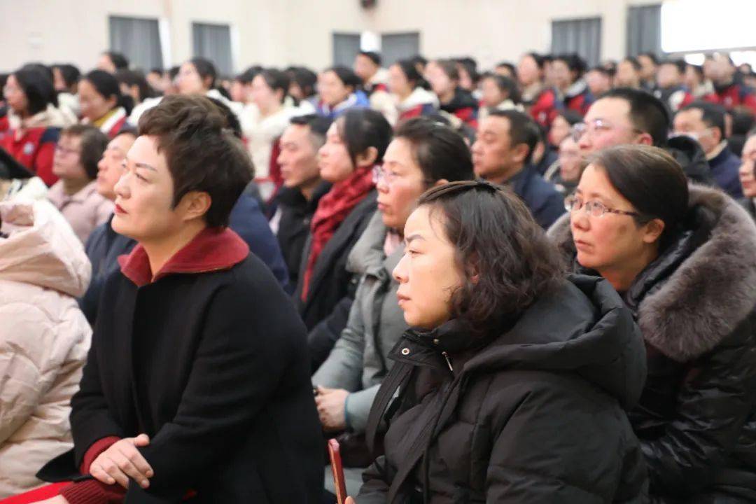 学校党总支书记顾庆华作百日誓师寄语.