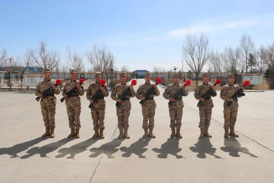 岁暮天寒,傲雪凌霜经过半个月的专勤专训武警锡林郭勒支队的新战友们
