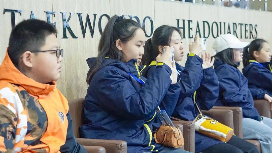 跆拳道是韩国民间流行的一项技击术,是现代奥运会正式比赛项目之一.