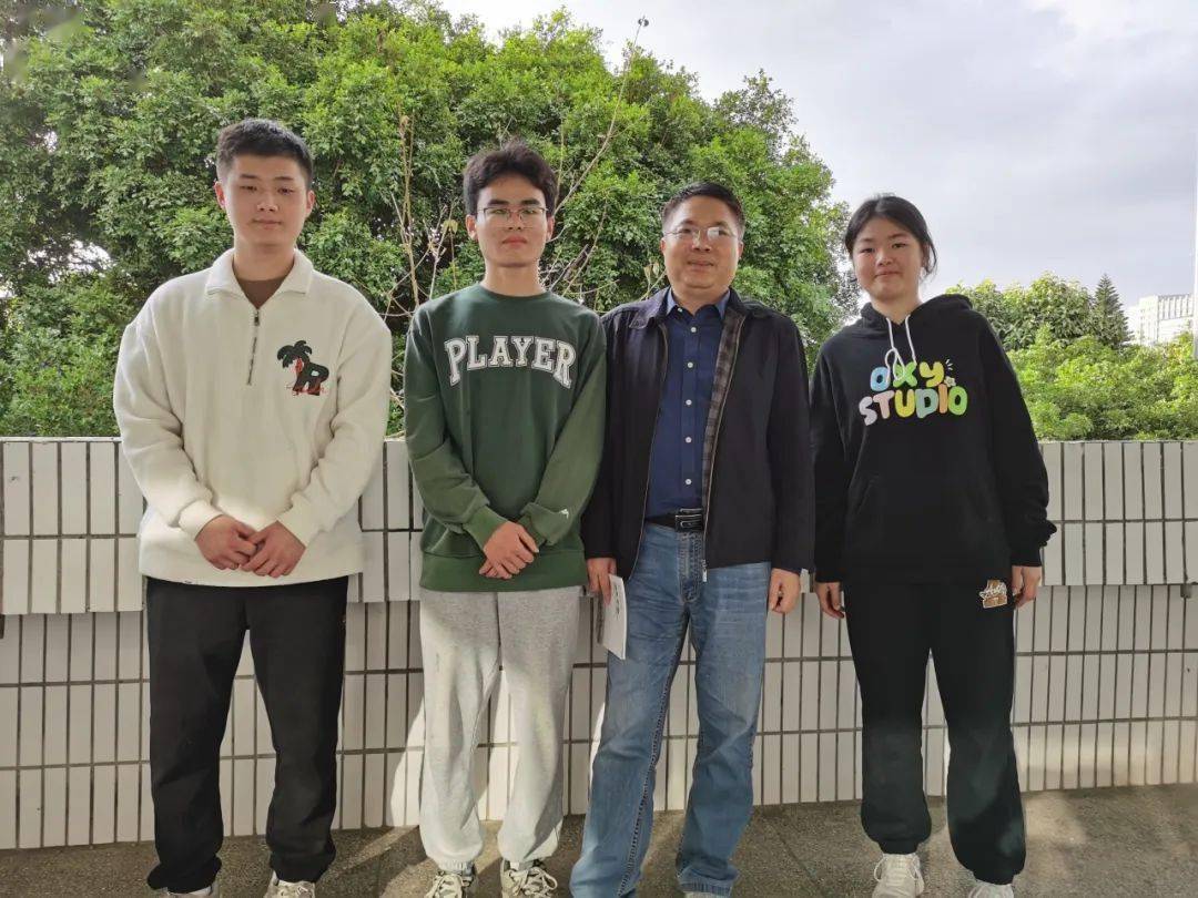 回访学校:深圳市石岩公学(高中部)22软件工程1班 李嘉琪此次活动不仅