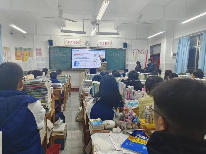 向左滑动查看更多(图为广西壮族自治区岑溪中学,桂林市临桂中学,浦北