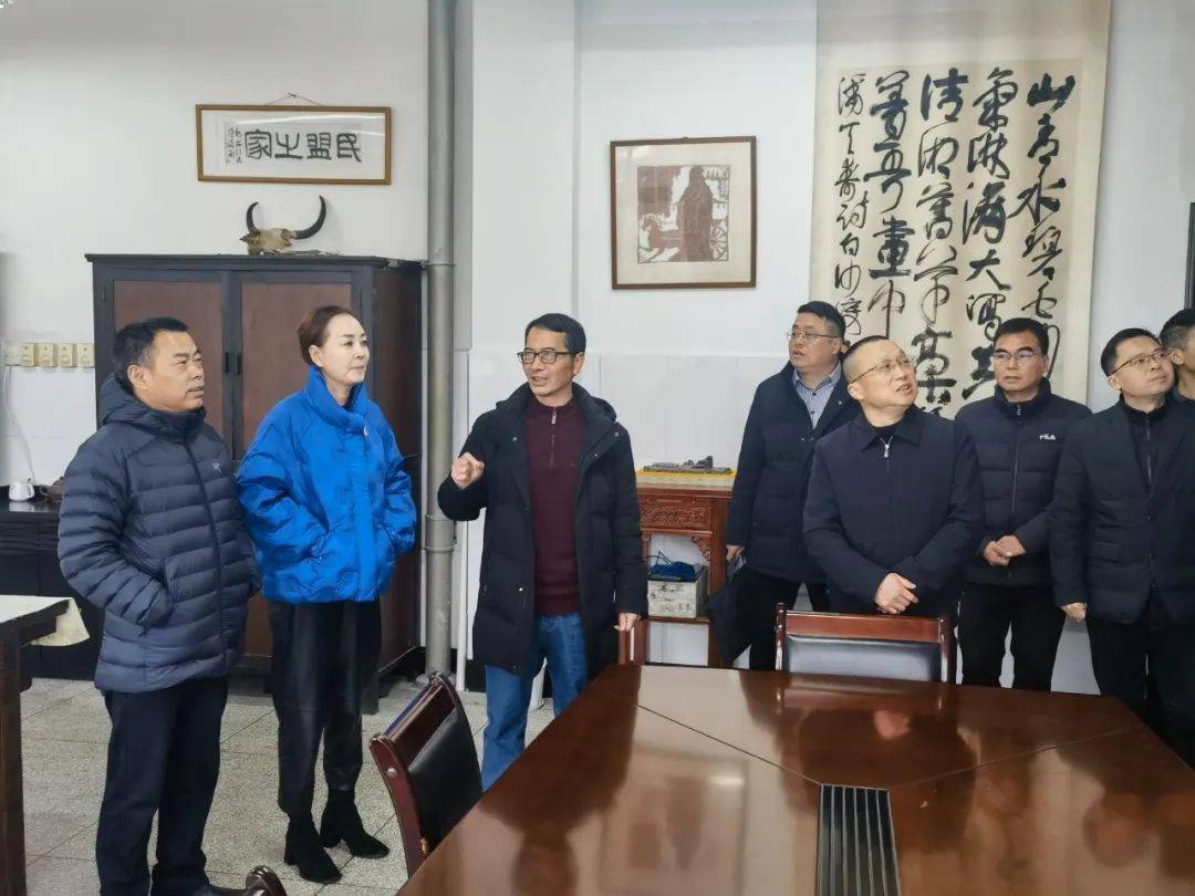 俞伟一行实地走访了民革市委会党员之家,民盟新安江中学支部盟员之家