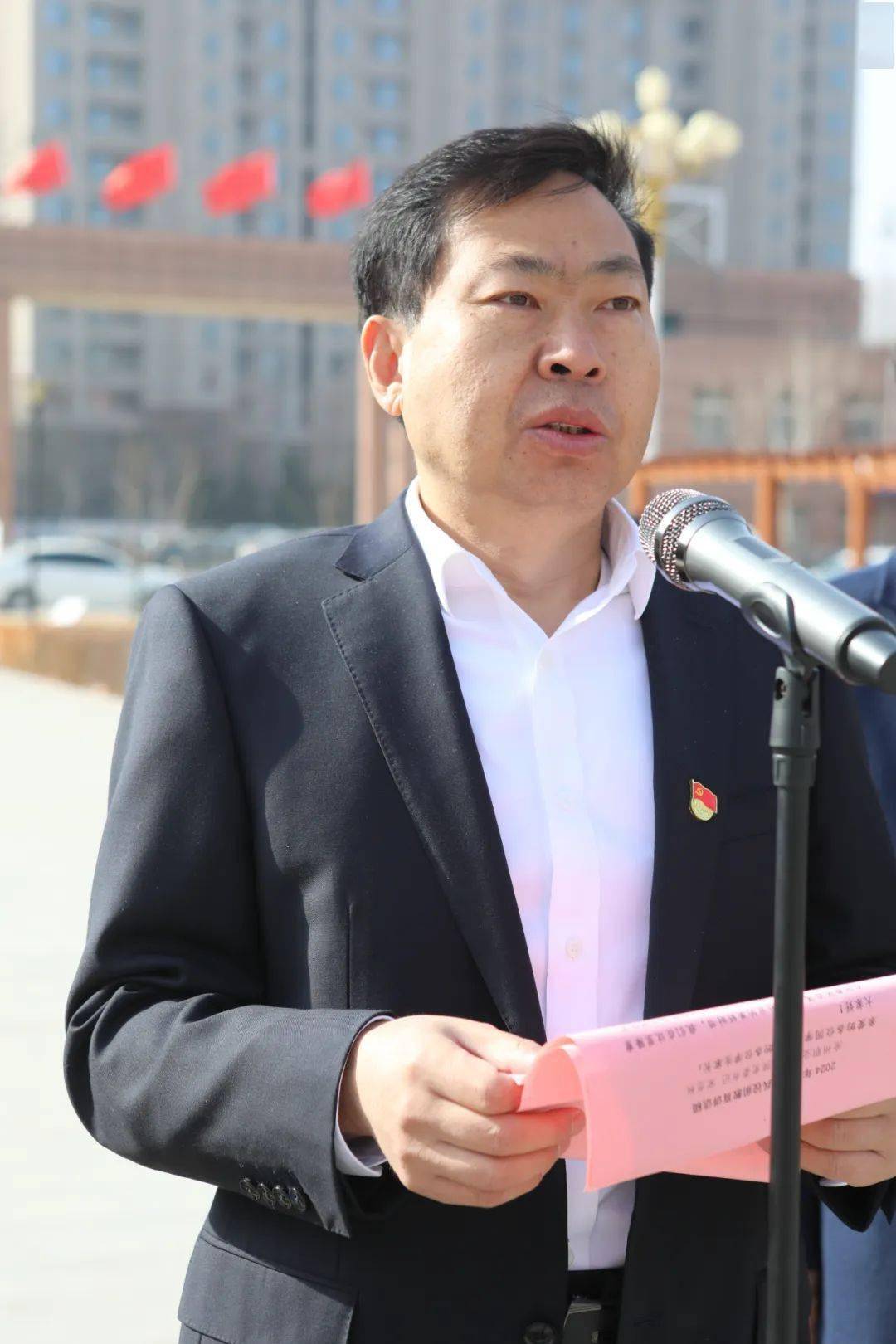 学院党委书记宋忠秋,党委副书记靳洪奎,党委委员,副院长张虹,党委委员