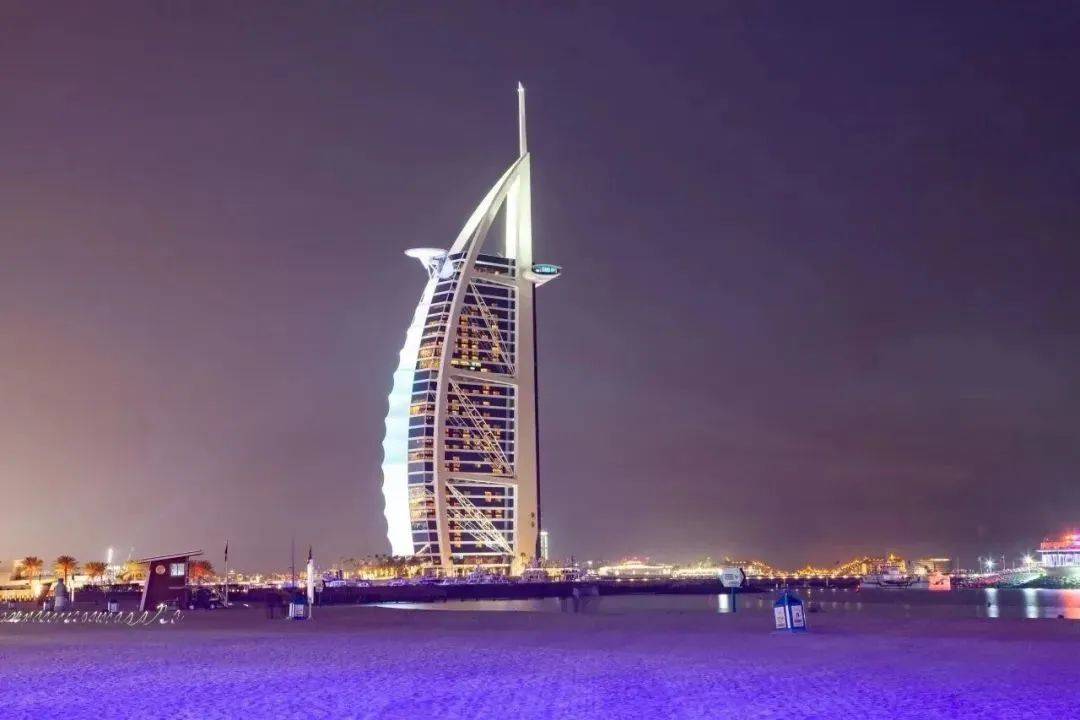 超值阿联酋6日游!!一件打卡四大酋长国,迪拜 阿布扎比 沙迦 阿治曼,体