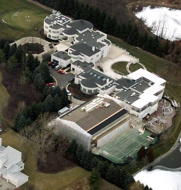 迈克乔丹豪宅上市12周年,仍在半价甩卖!芝加哥市中心双子摩天楼开建