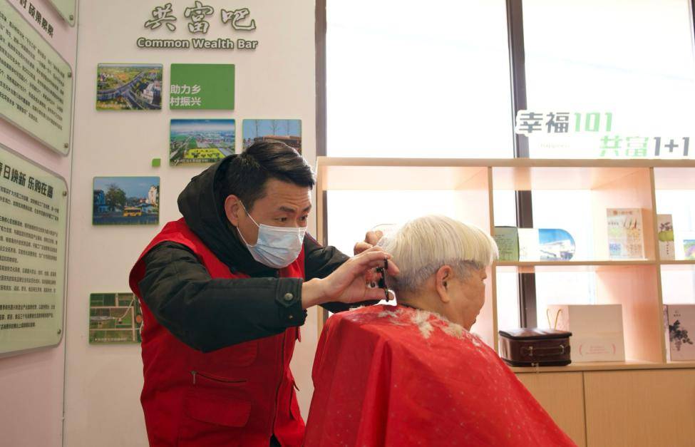 嘉兴公交"百灵鸟"志愿服务一周年活动举行_市民_乘客_居民