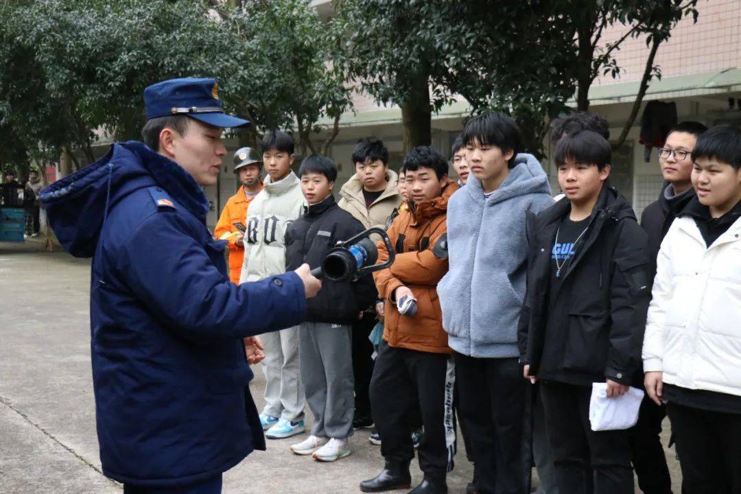 江西省西山学校消防演练纪实:筑牢安全防线,守护生命之光_活动_师生