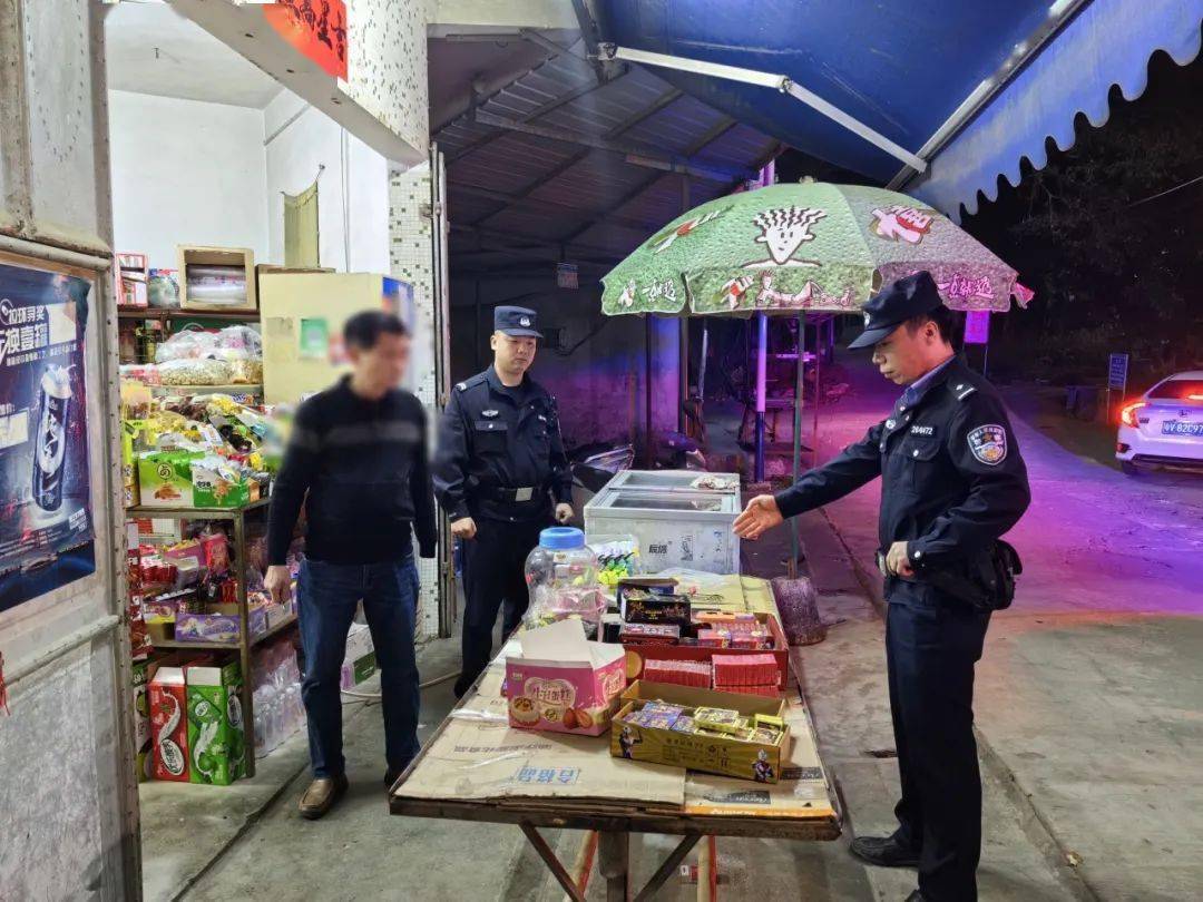 灰寨派出所在辖区查处一宗违规燃放烟花爆竹案;河婆派出所在河婆下滩