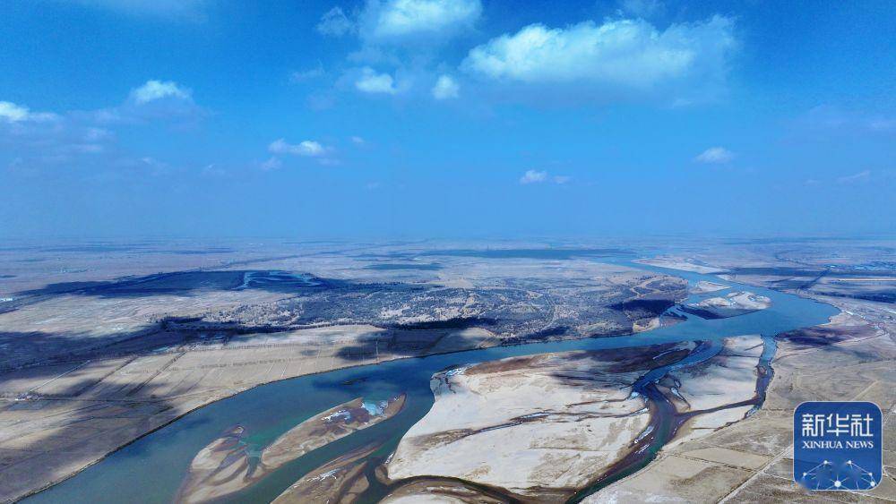 春日黄河 碧波潋滟 候鸟翔集_宁夏_新华社_照片
