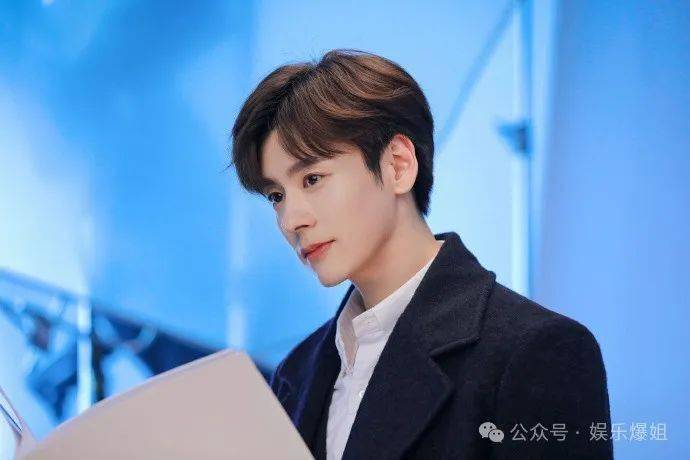 于正和许凯?王鹤棣田曦薇?王锵是弯的?魏哲鸣之前是公务员?