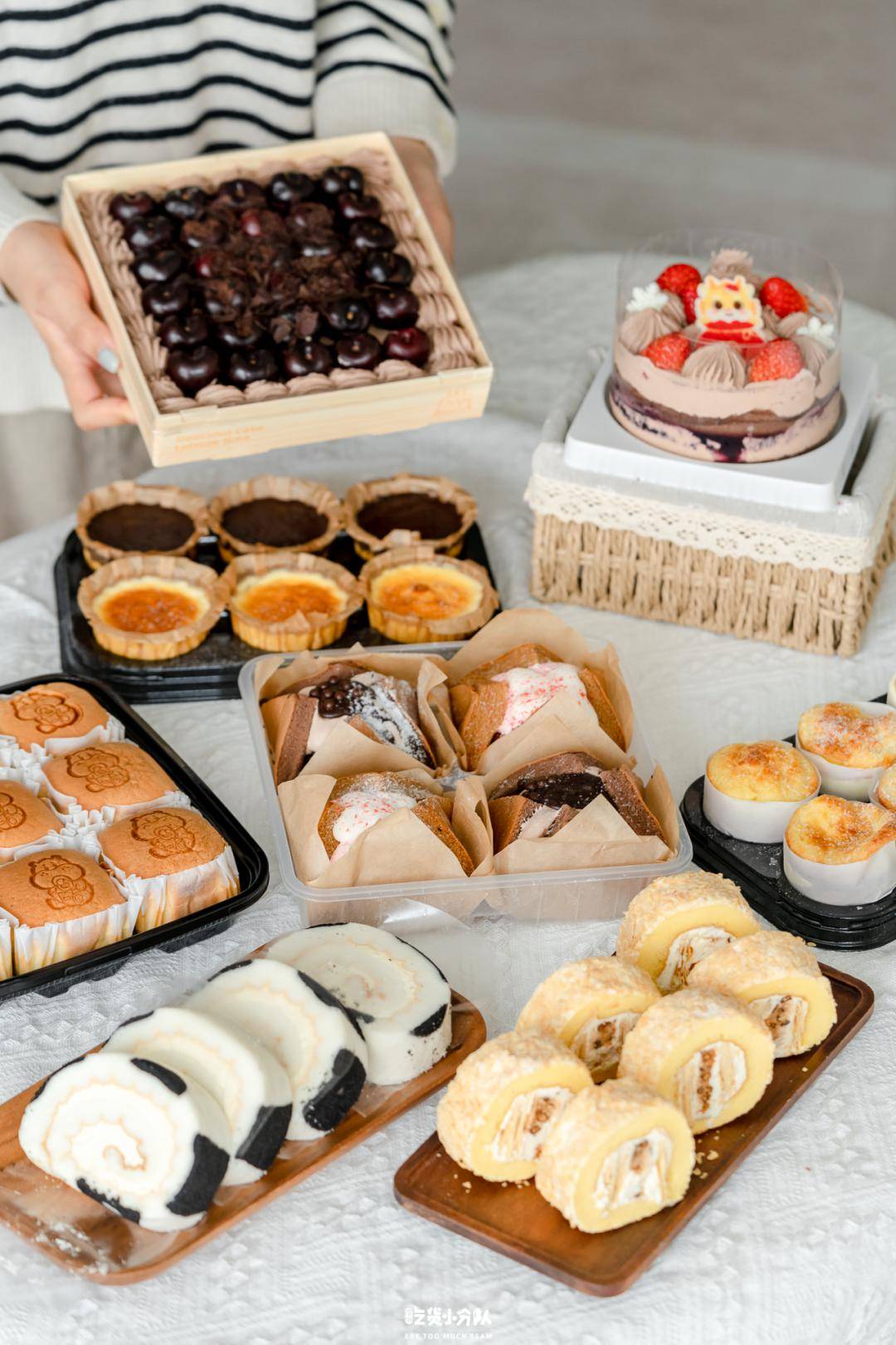 牛乳爆馅蛋糕③ .水牛乳鲜鸡蛋糕④ . 拿破仑蛋糕卷⑤ . 波兰泡芙⑥ .