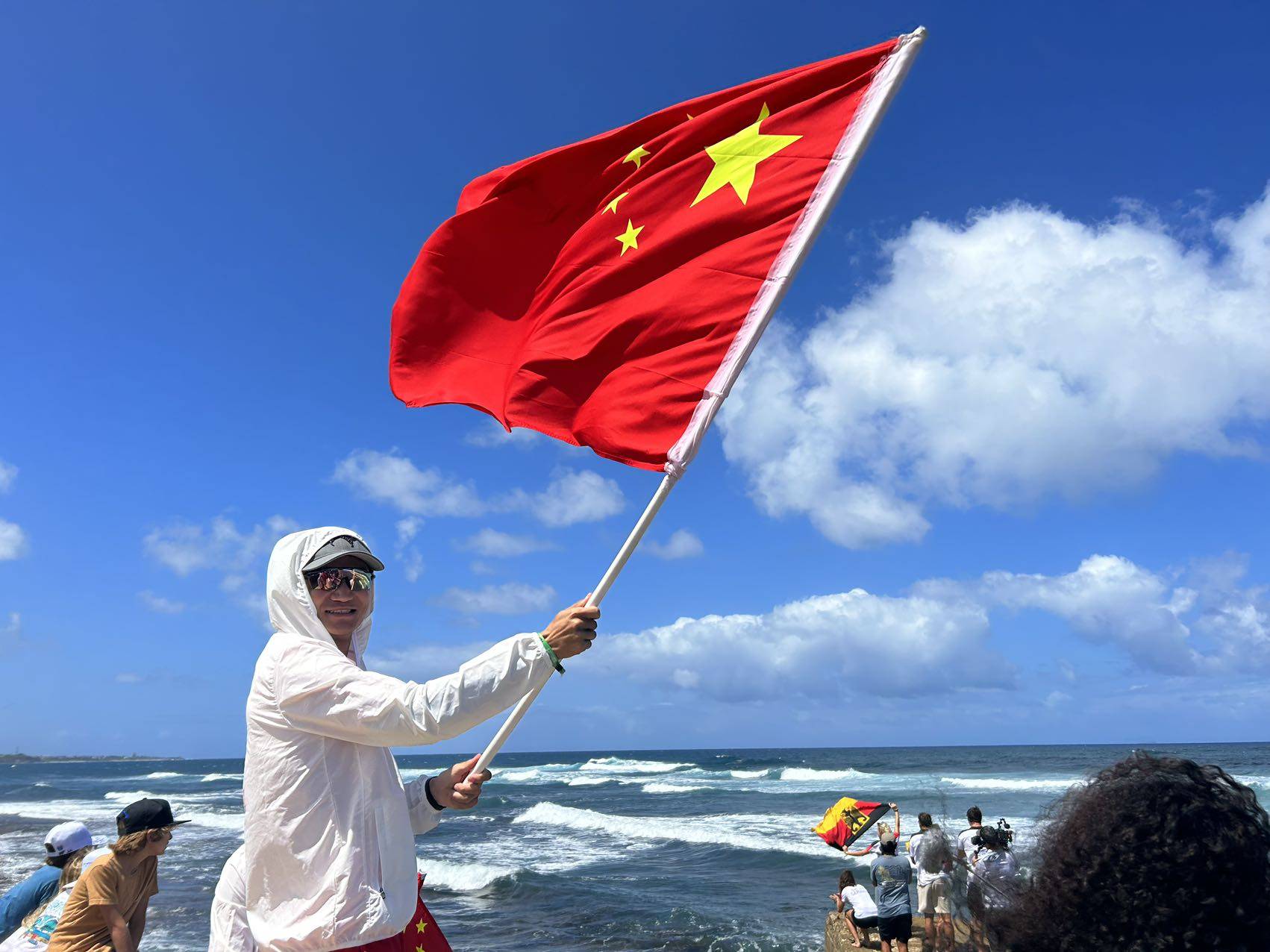 "当时激动得手都在颤抖杨思琪回忆说才发现"好消息"从天而降被工作