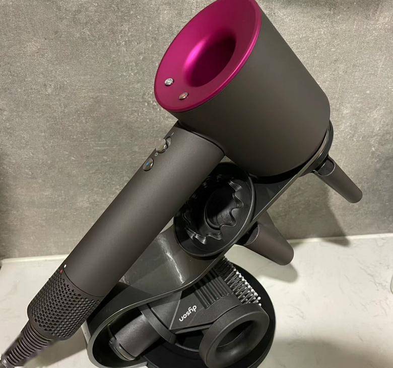 2023年高速吹风机怎么戴森徕芬到底谁才是干枯毛糙救星