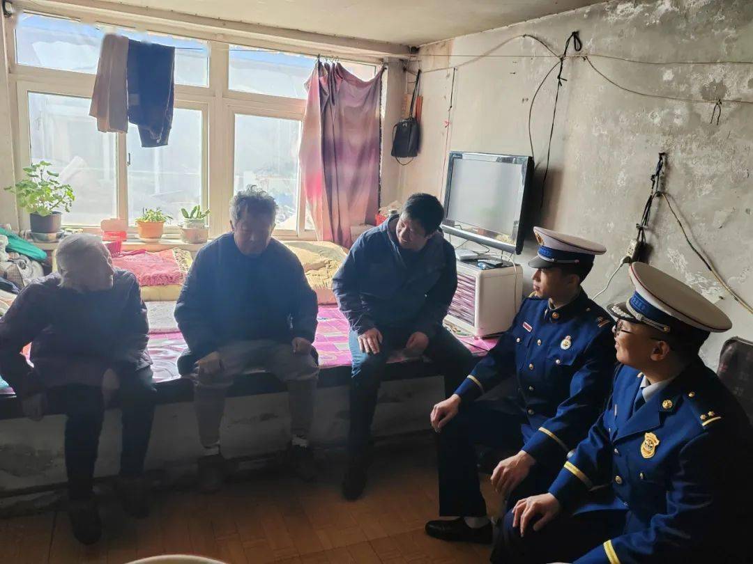 三月春风处处暖 雷锋精神代代传丨兴城市消防救援大队践行雷锋精神