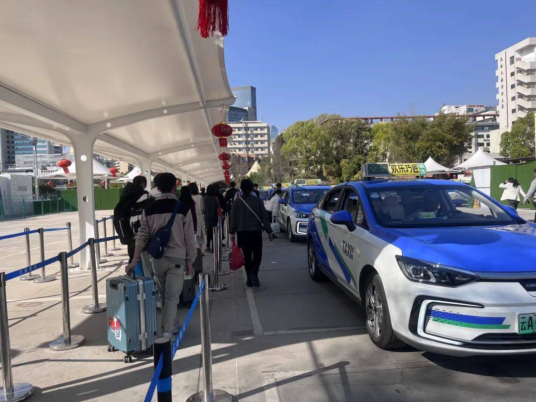 昆明站北广场新增出租车乘车点