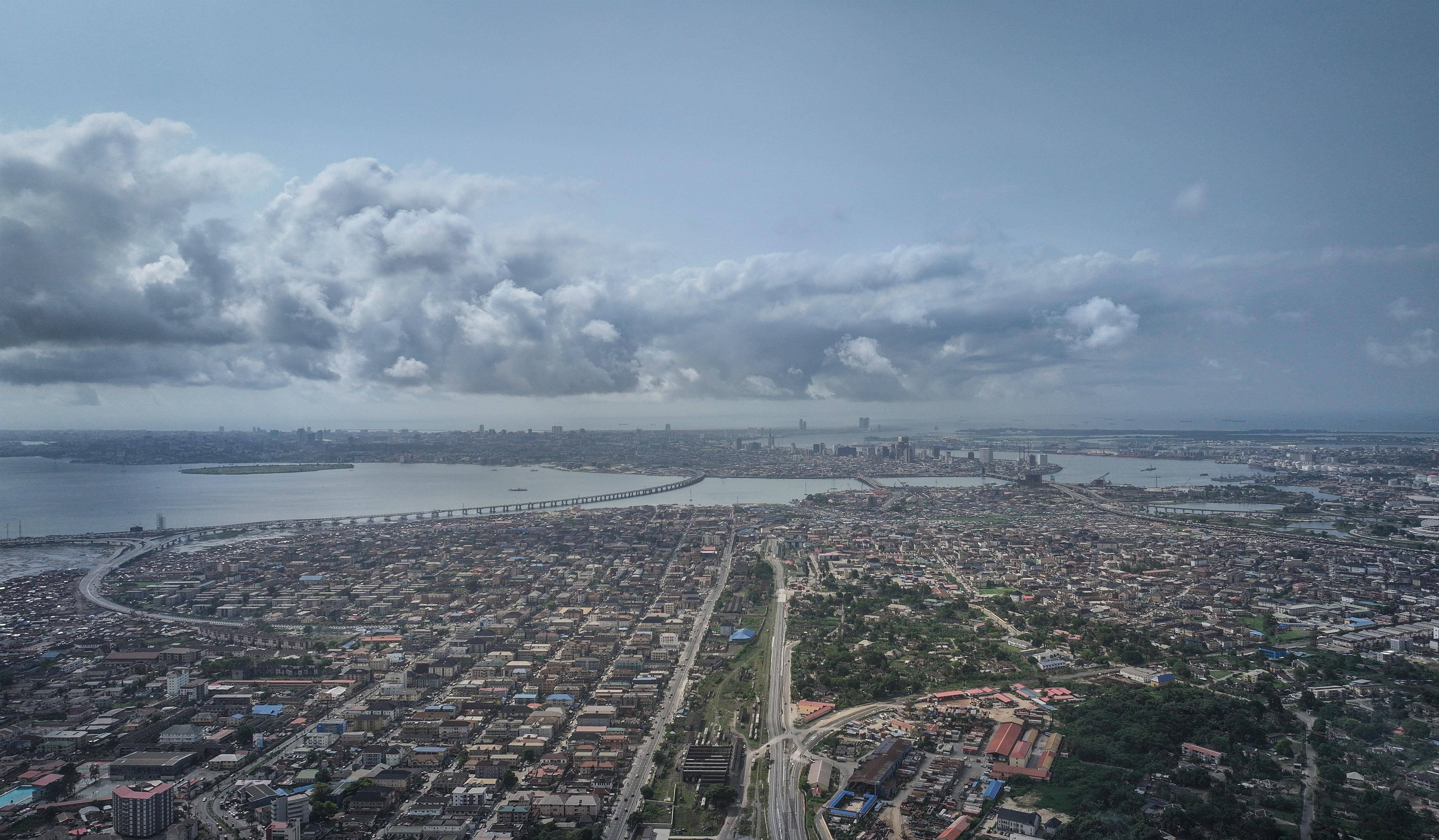 这是3月3日在尼日利亚拉各斯拍摄的城市风光(无人机照片).