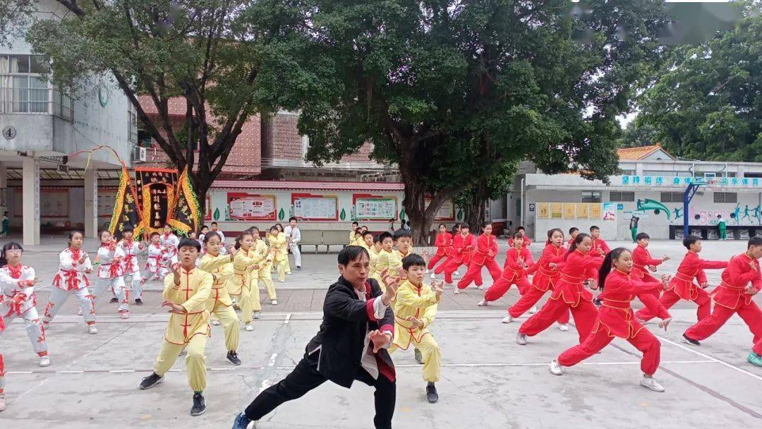 海珠区培红小学在广州市儿童公园为中外儿童作文竹盆景介绍与制作华阳