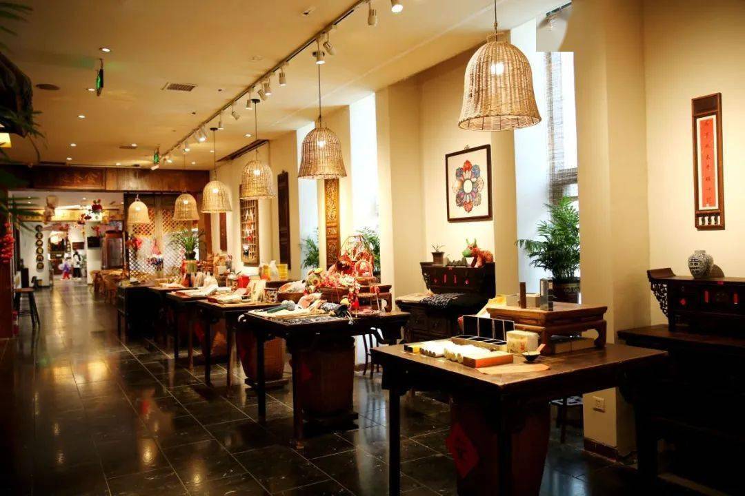 奇妙东游郑在发生打卡郑东消费中心国际范儿尝遍河南特色人间烟火味儿