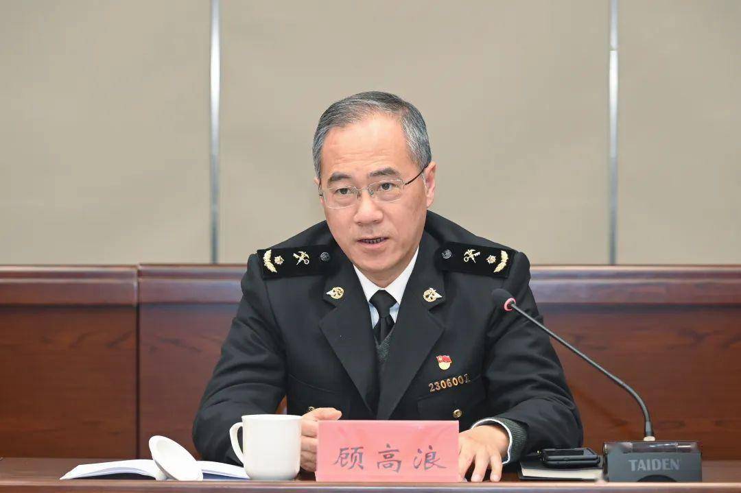 常州海关关长顾高浪,区党工委(区委)副书记,区长石旭涌出席会议.