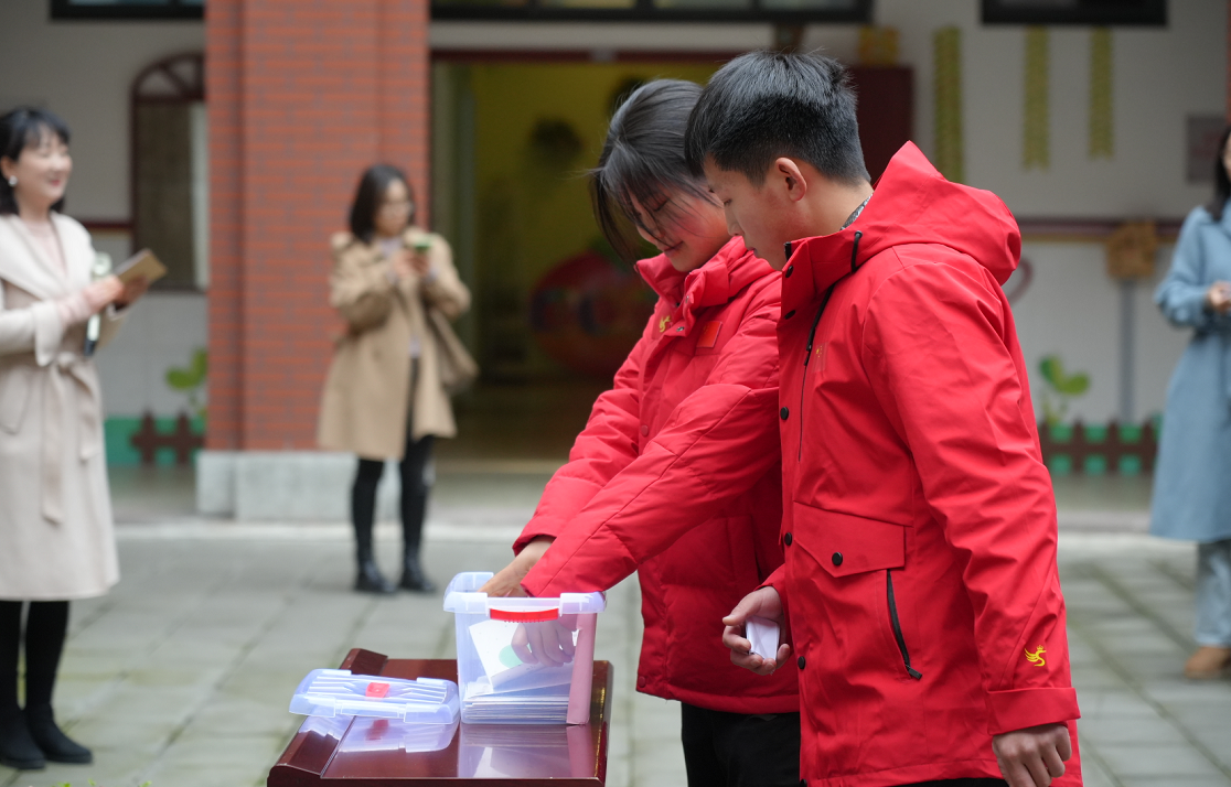 签约成都七中万达学校助力学训双优人才培养