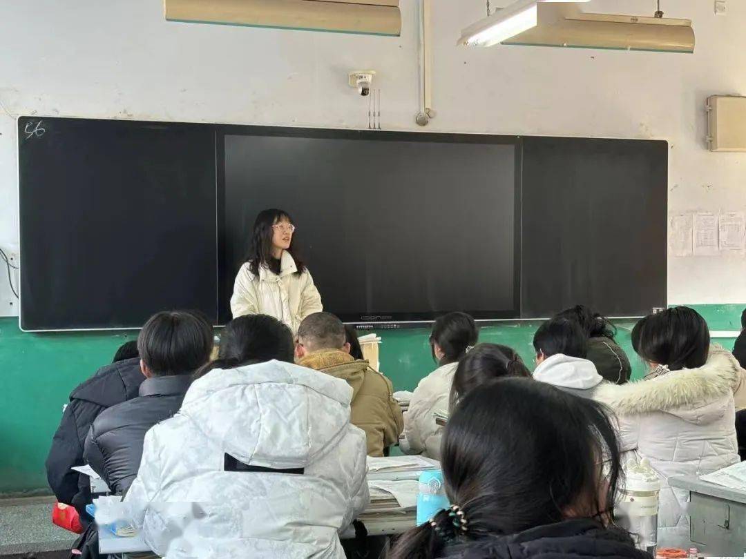 希望本次薪火相传活动能令高中的学弟学妹们在紧张的复习生活中暂时