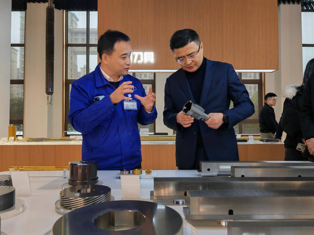 服务工业开门红何国强副厅长赴嘉兴市开展415x先进制造业集群重点企业
