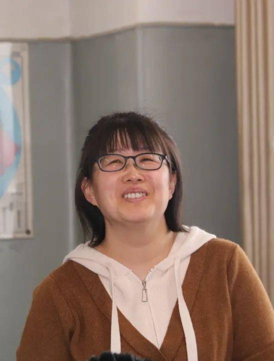 躬耕杏坛育桃李 春风深情染铅华---沙湾一中祝全体女教职工节日快乐