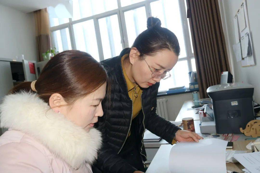 祝愿大家节日快乐沙湾一中的老师们对教育事业献出了真心和真情,让