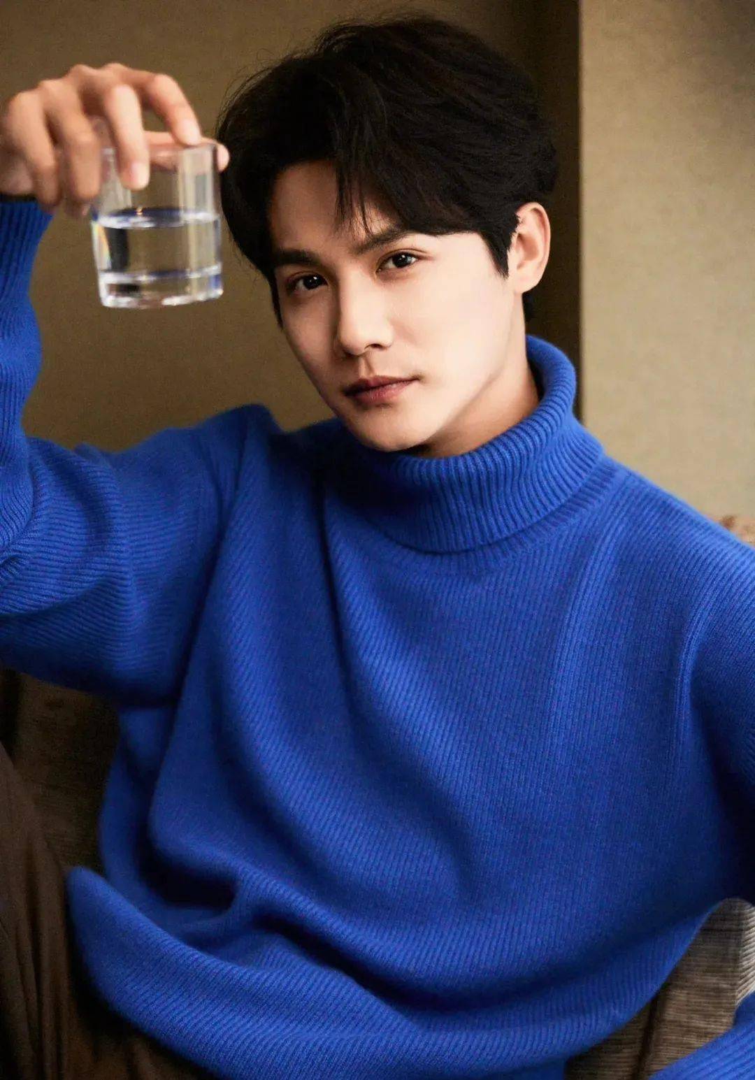 贾静雯老公pc被抓迪丽热巴硬蹭韩素希霍建华强势复出郑业成搭上成龙