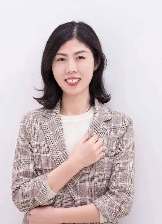 经验,吴微老师为亲子阅读推广所付出的努力得到了海口市妇联的认可