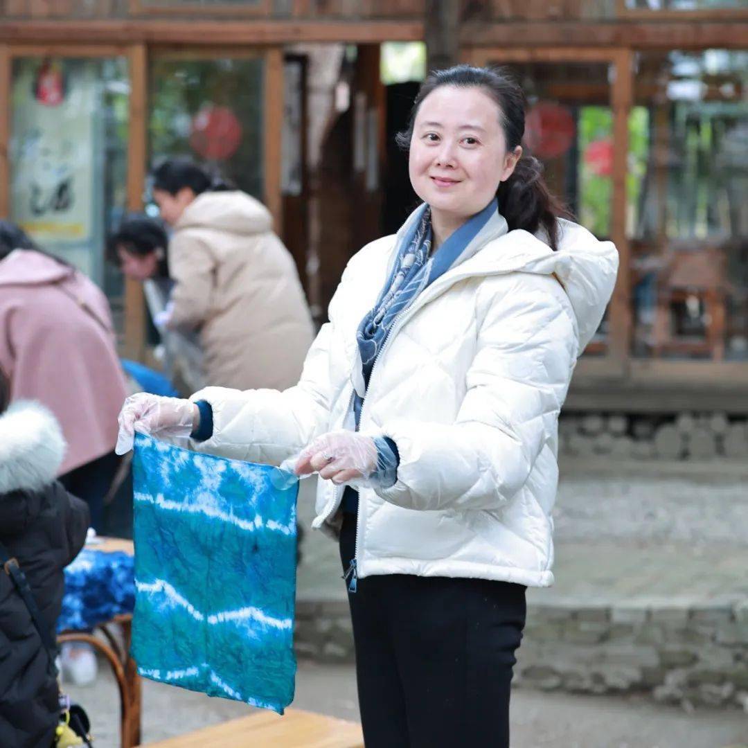 三八国际妇女节人间三月展笑颜芳华绚丽扬风采