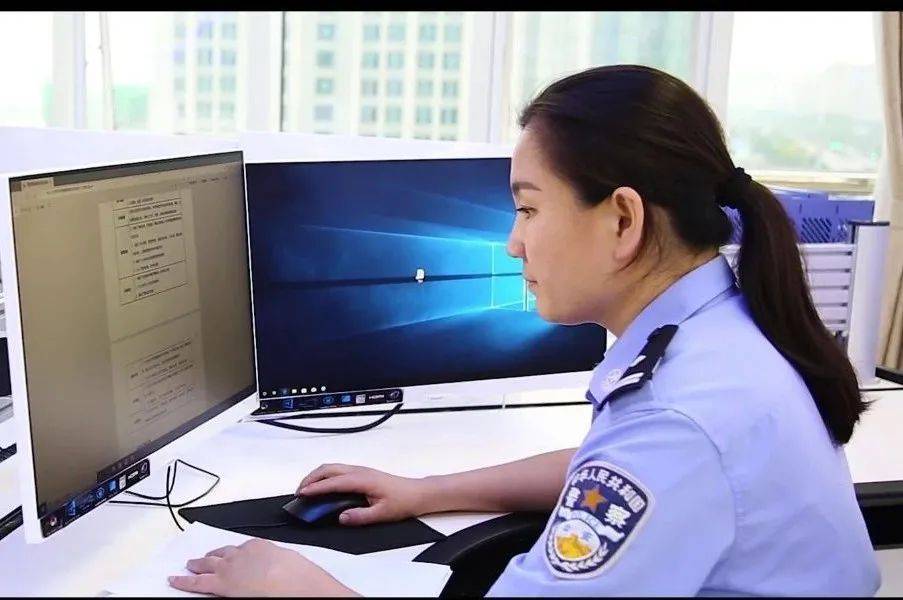 女警务督察图片