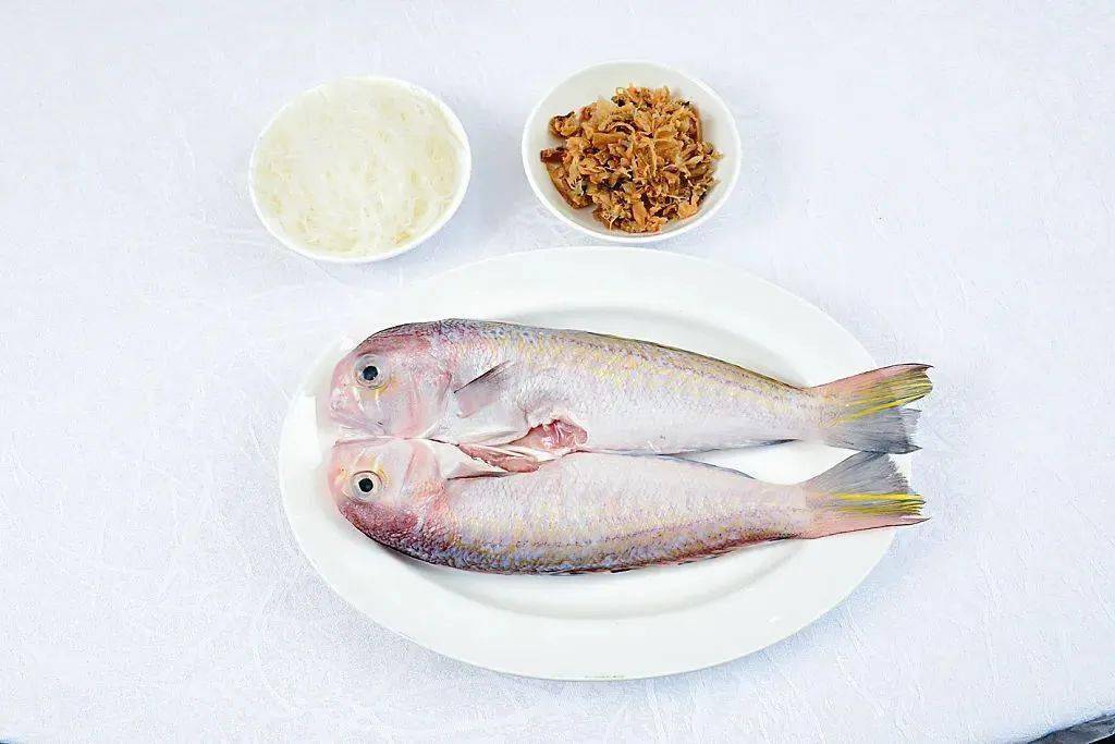 若长期大量食用,则可能会引起铅中毒,导致患者出现腹泻,呕吐,肢体麻木