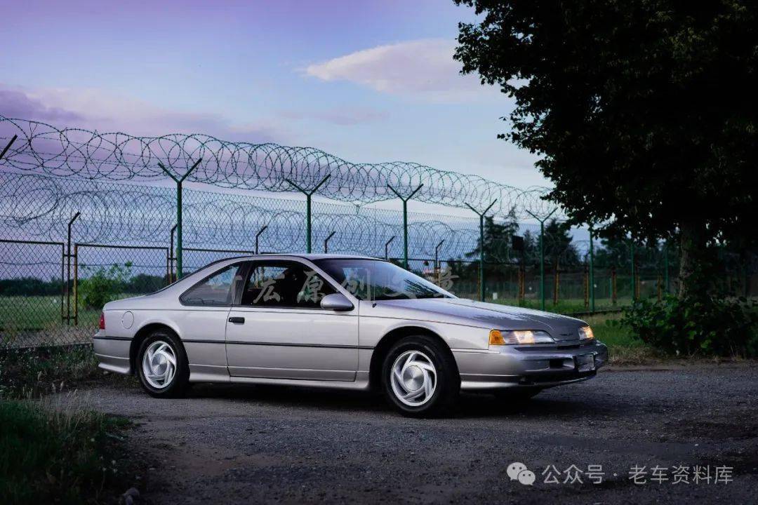 上世纪90年代初开始,世界大型双门豪华轿车的市场情况变了,personal