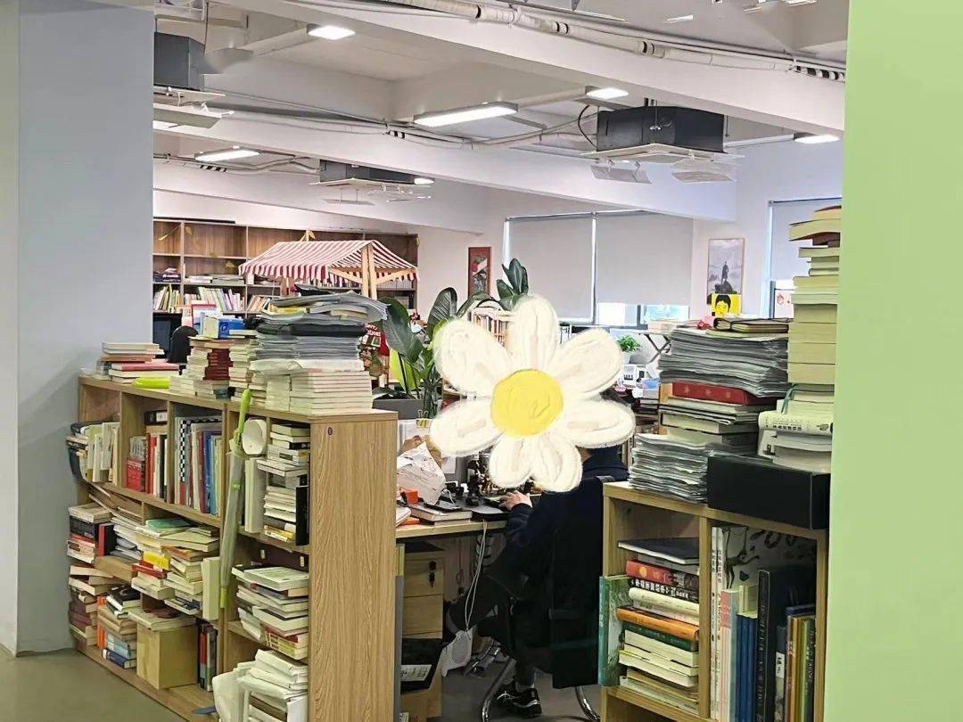 这家衣食住行全包的图书公司招人了一起去做喜欢且相信的事吧