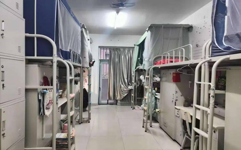 管理学院第二周宿舍卫生安全结果公示