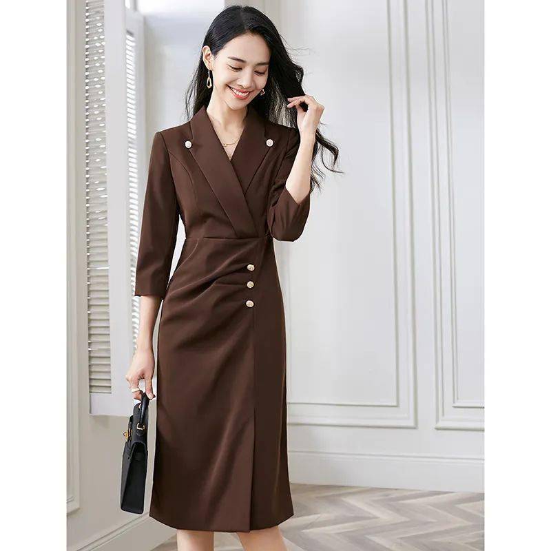 商场卖不掉的大牌衣服都去哪了有了这个渠道后30元买一堆