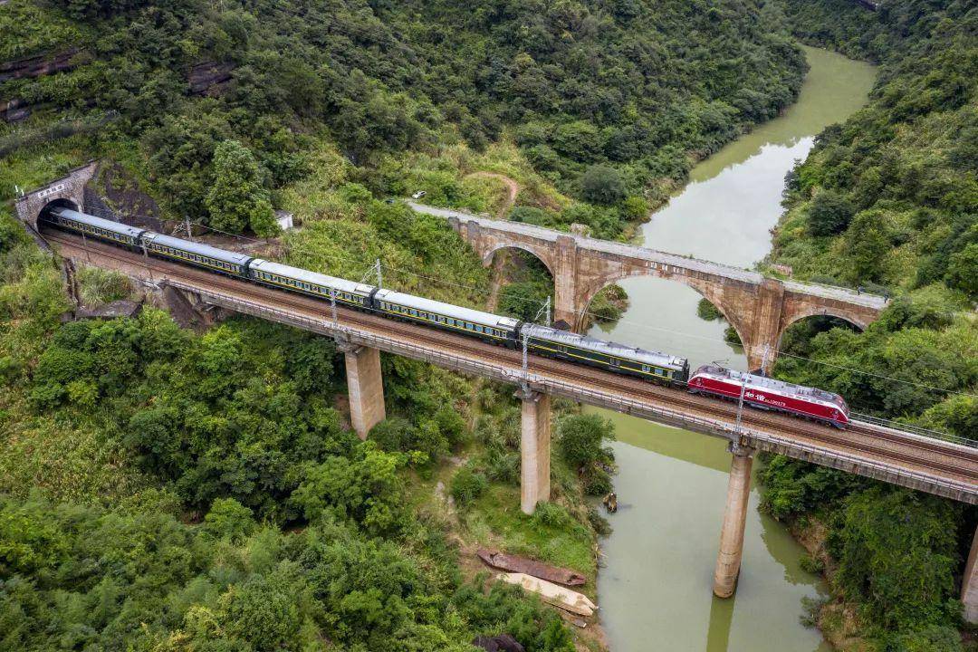 京广铁路一条纵贯中国2284千米的回家路