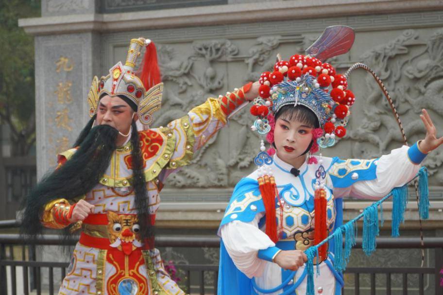 3月6日潮剧是用潮州方言演唱的一个古老的地方戏曲剧种,是中华民族