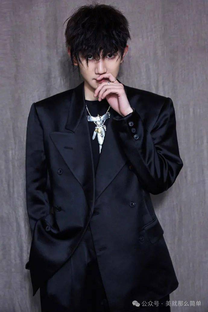 简约帅气oversize西装明星这样穿搭